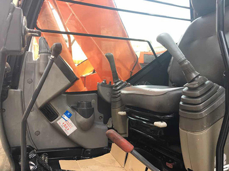Excavadora usada de 13,2 toneladas Hitachi 135 está à venda/Excavadora usada Hitachi 135