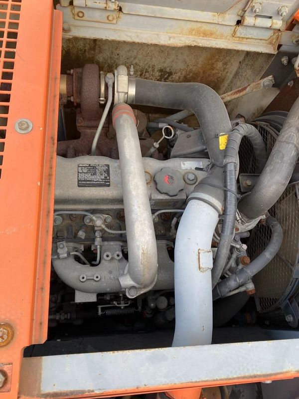 Hitachi em estoque 90% usado HITACHI ZX135us escavadeira, HITACHI ZX135us ZX120-6 ZX240-3g com preço barato para venda em Xangai