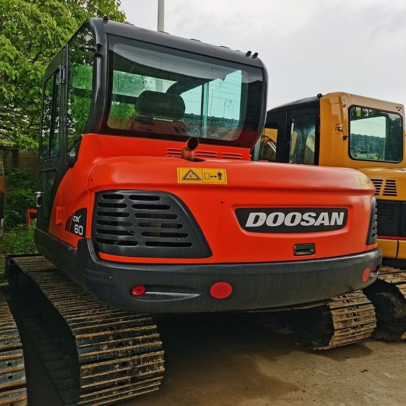 Venda em quente Doosan Vendas boas Excavadora usada Doosan DX60W máquina de escavadoras de rodas