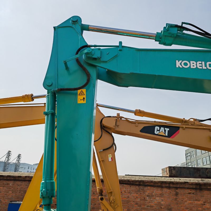 Máquina de escavadeira de segunda mão kobelco 135 / cor original kobelco 135 usada à venda