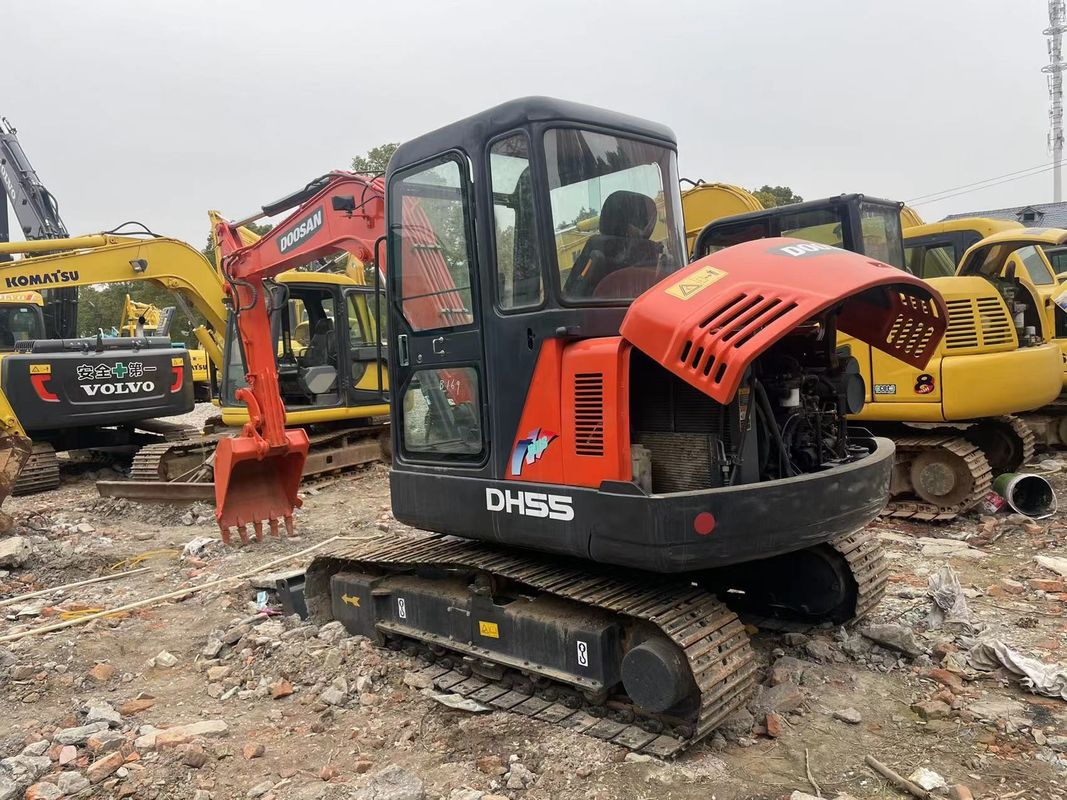 Excavadora de segunda mão de alta qualidade com preço baixo usado Doosan55 para venda máquina de construção de estradas