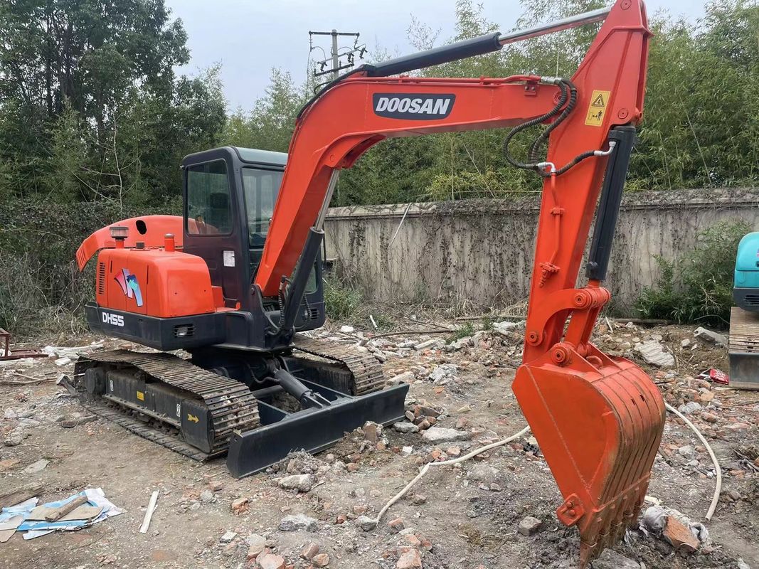 Mini máquina de escavação de rastreador doosan dx55/segundo de mão de alta qualidade escavadeira doosan dx55