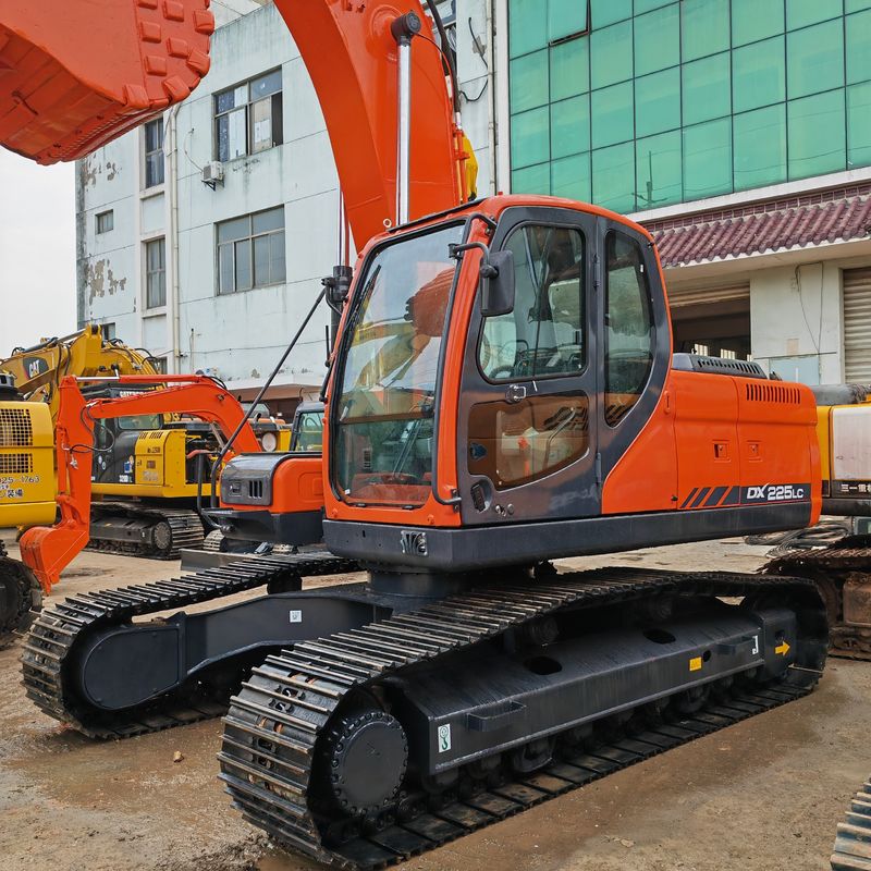 Excavadora usada de 25 toneladas doosan dx225 em venda Excavadora de segunda mão doosan 225 em venda