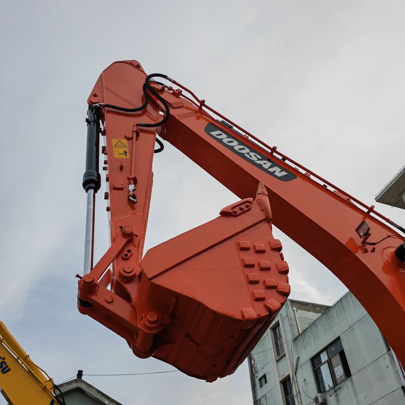 Excavadora usada de 25 toneladas doosan dx225 em venda Excavadora de segunda mão doosan 225 em venda
