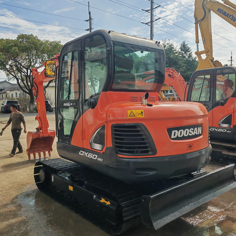 5.7 Ton Doosan DX 60 Dh60 Excavadora de segunda mão Excavadora de rastreador usada