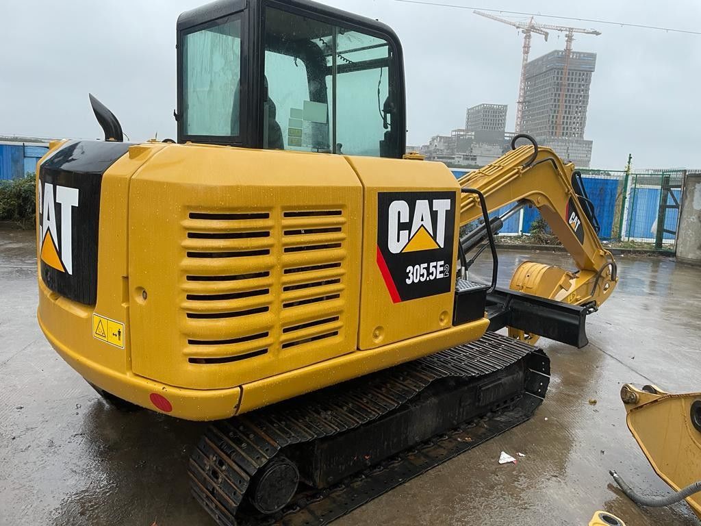 Boa qualidade 5.5 toneladas usadas CAT 305.5 escavadeira de raspador mini lagarta para venda CAT 303 Lagarta em estoque CAT 306 escavadeira
