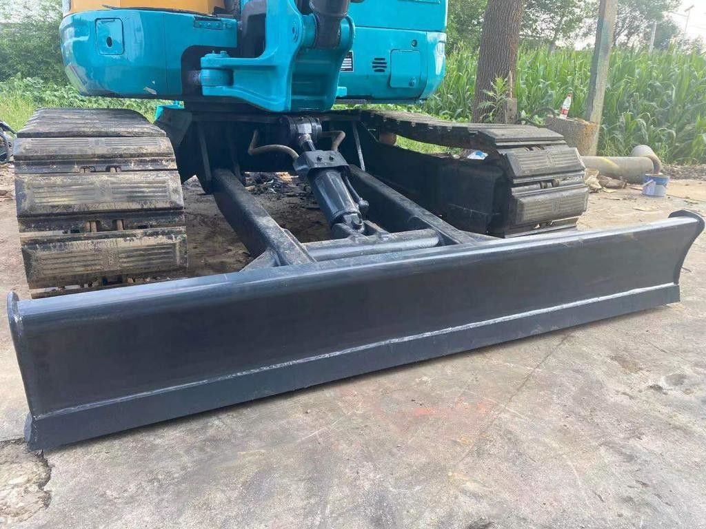 Excavadora Kubota KX155 usada em bom estado de funcionamento de segunda mão para venda