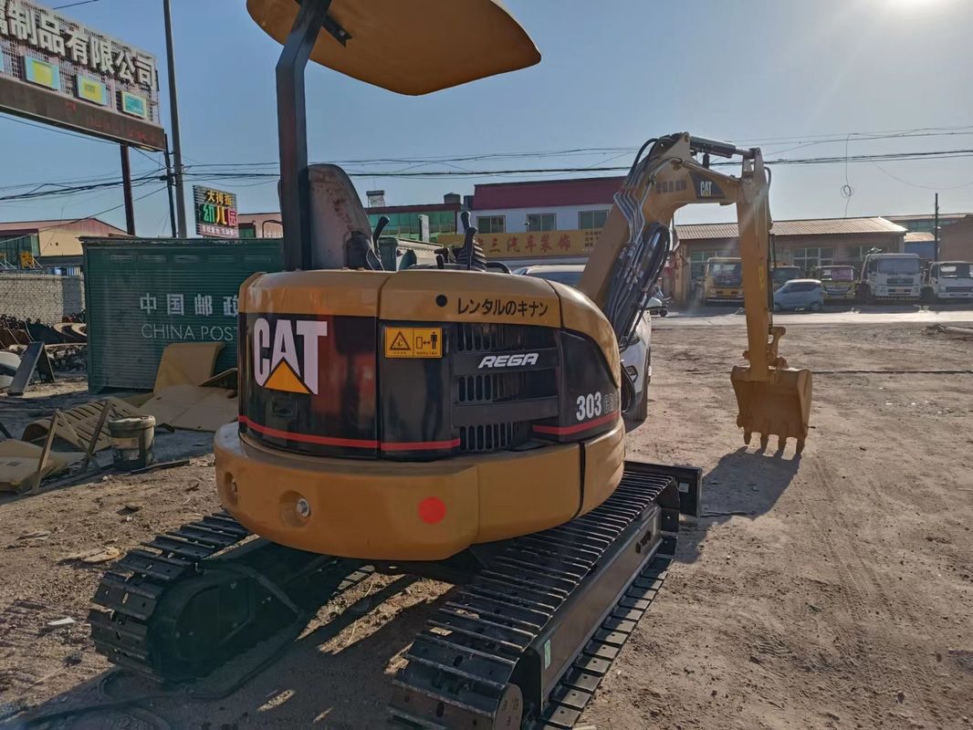Mini escavadeira usada CAT303 sem cabine de condução escavadeira de terra manual China mini escavadeira