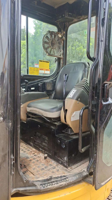 Mini escavadeira usada CAT303 com cabine de condução escavadeira de terra manual China mini escavadeira