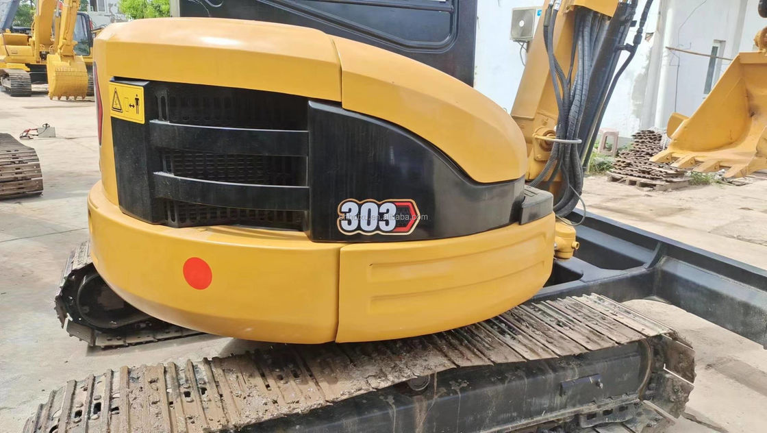 Mini escavadeira usada CAT303 com cabine de condução escavadeira de terra manual China mini escavadeira