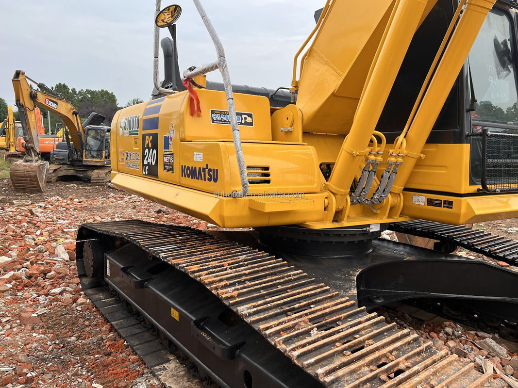 KOMATSU 240-8LC Excavadora de segunda mão em bom estado 24000KG Lojas de materiais de construção