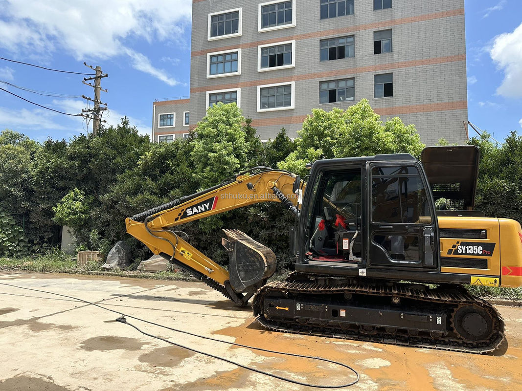 Excavadora feita na China Usada Excavadora Sany 135 Amarelo 0,7m3 Capacidade de balde 13 toneladas